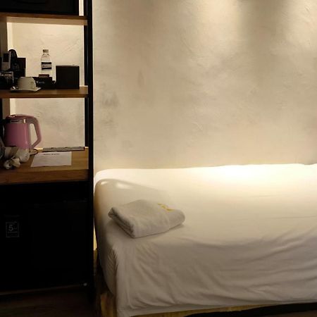 Roxy Hotel Padungan Kuching Exteriör bild