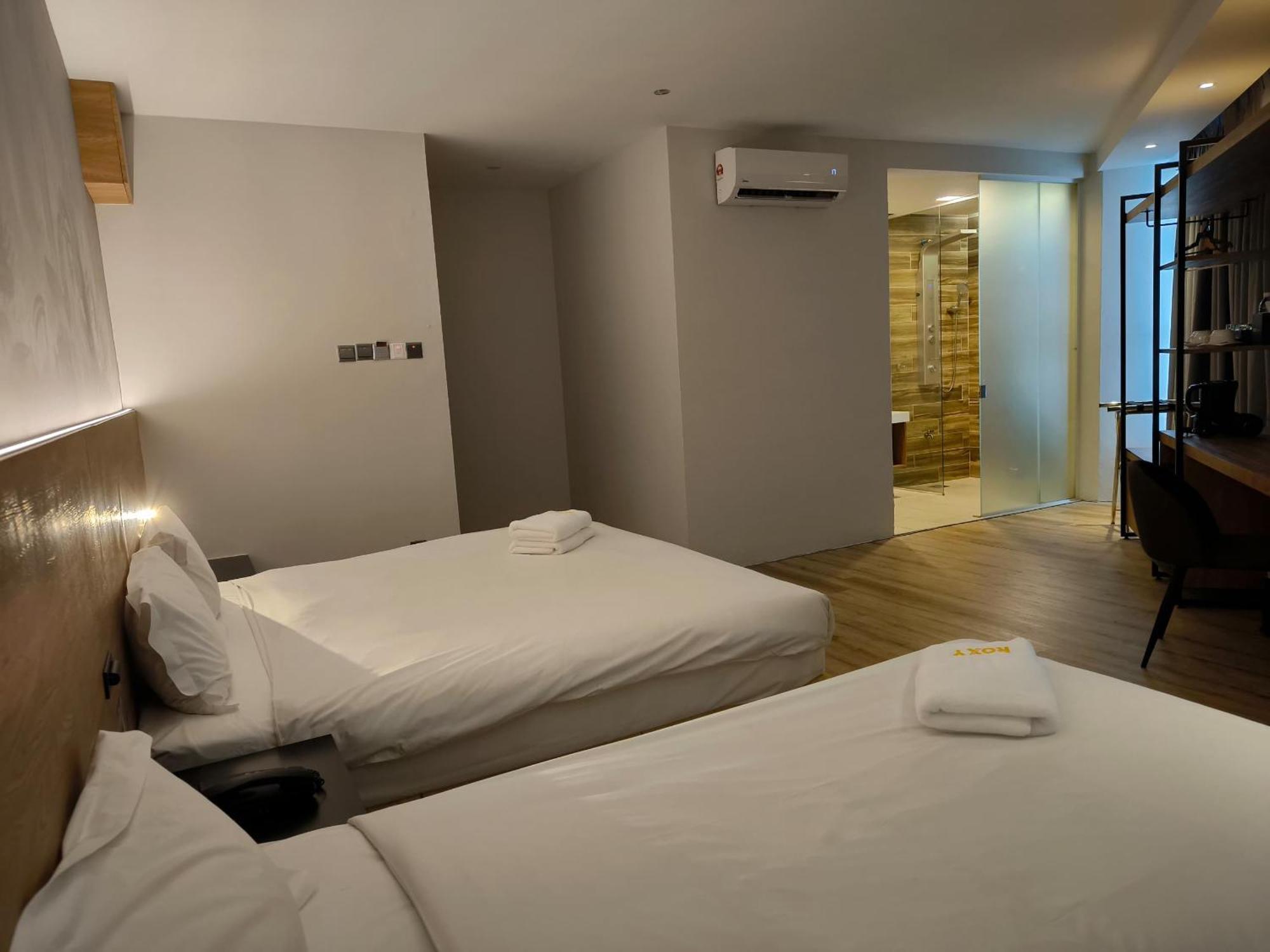 Roxy Hotel Padungan Kuching Exteriör bild