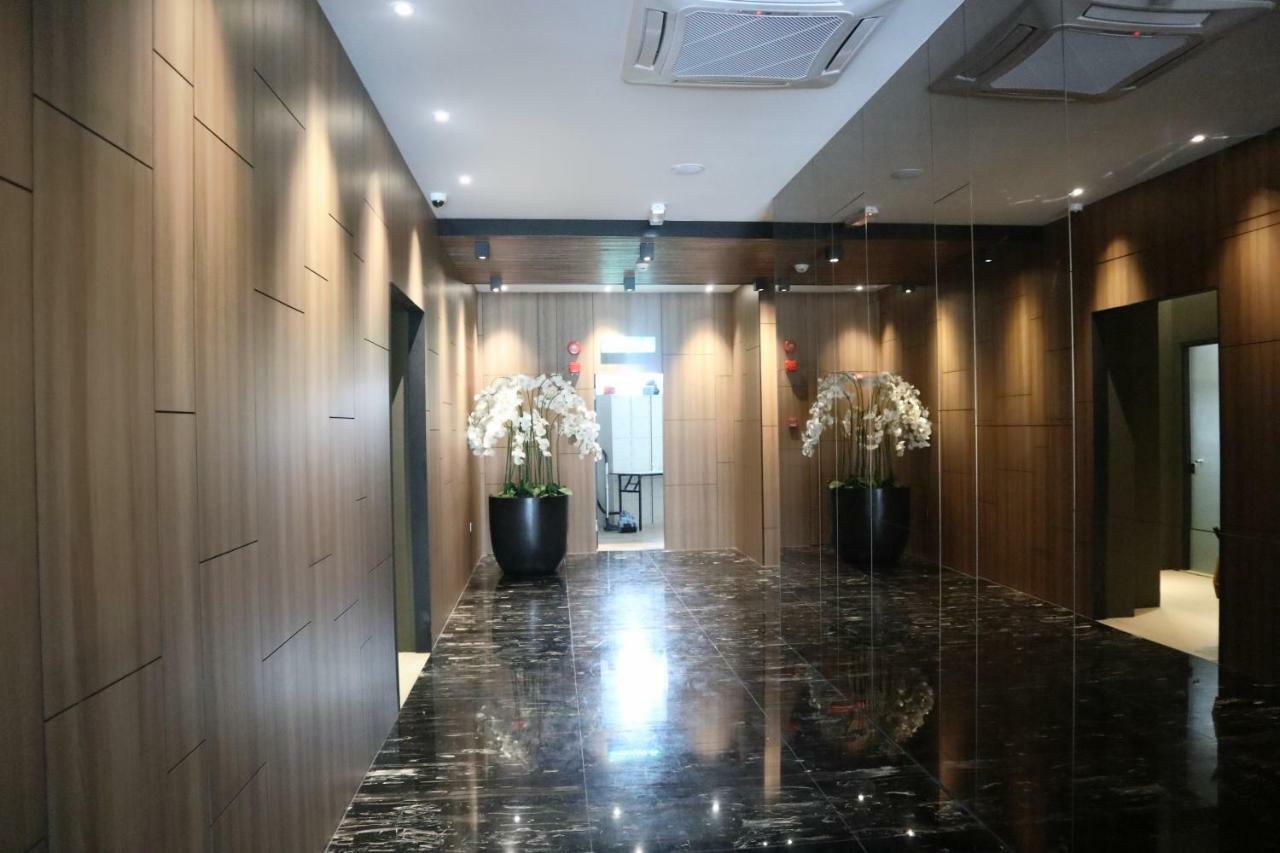 Roxy Hotel Padungan Kuching Exteriör bild