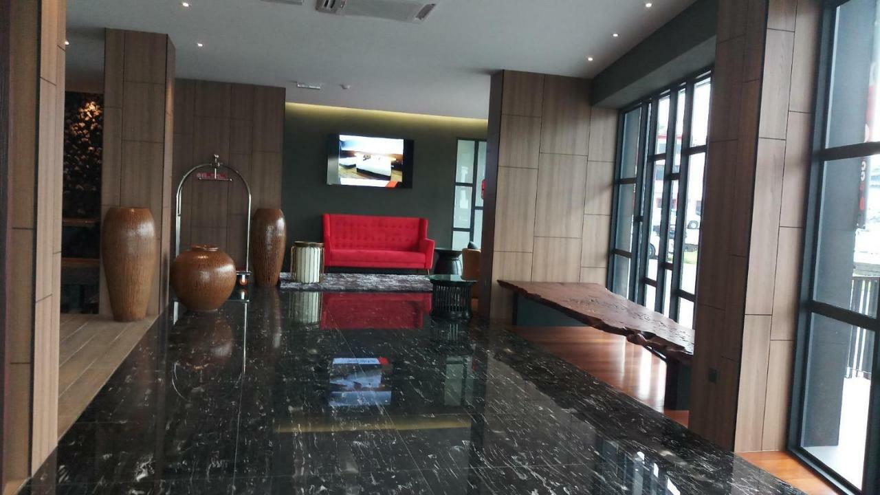 Roxy Hotel Padungan Kuching Exteriör bild