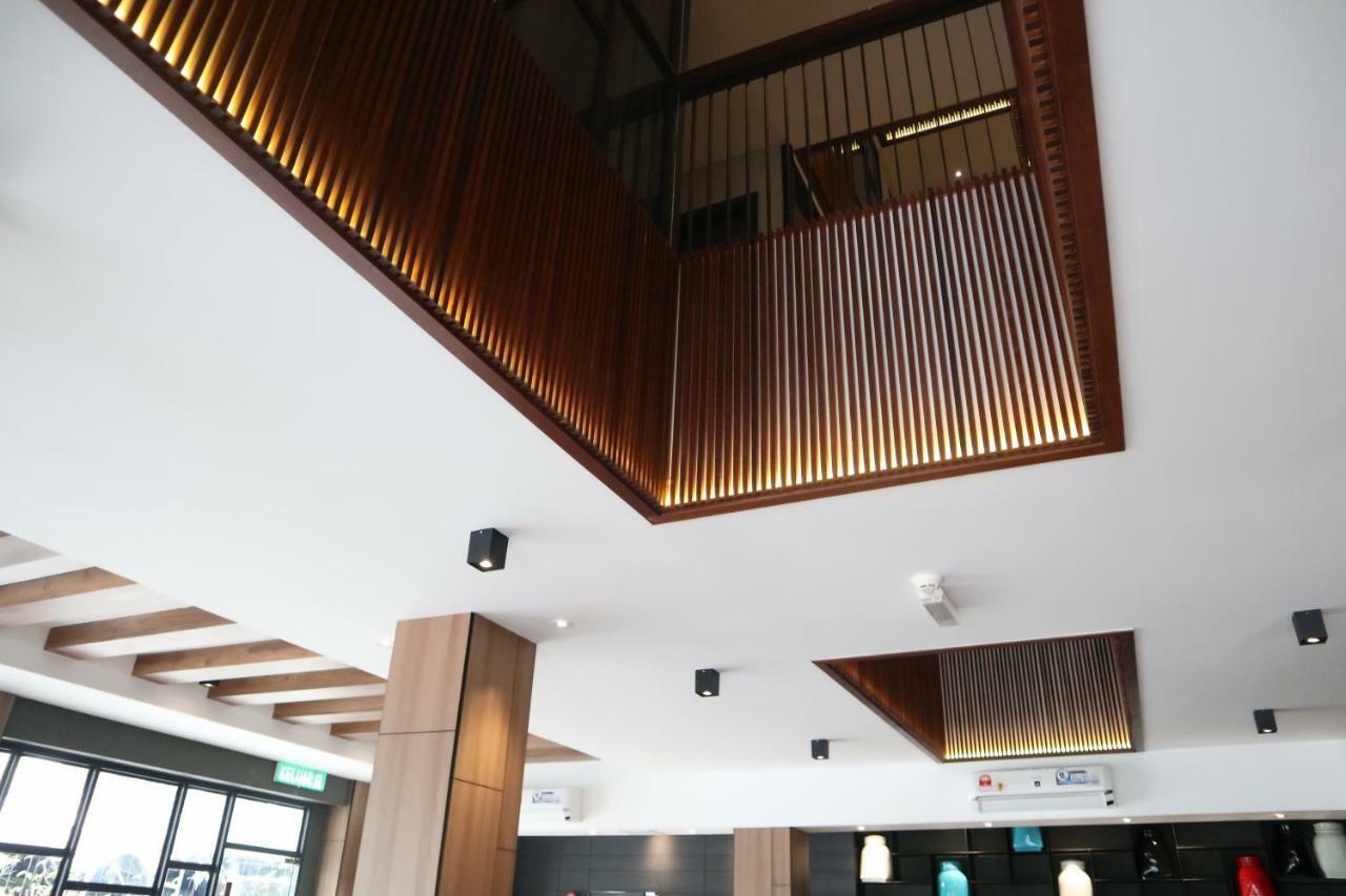 Roxy Hotel Padungan Kuching Exteriör bild