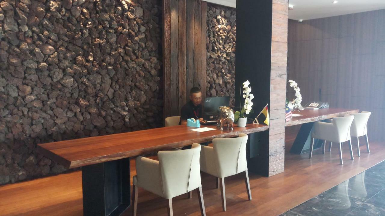 Roxy Hotel Padungan Kuching Exteriör bild