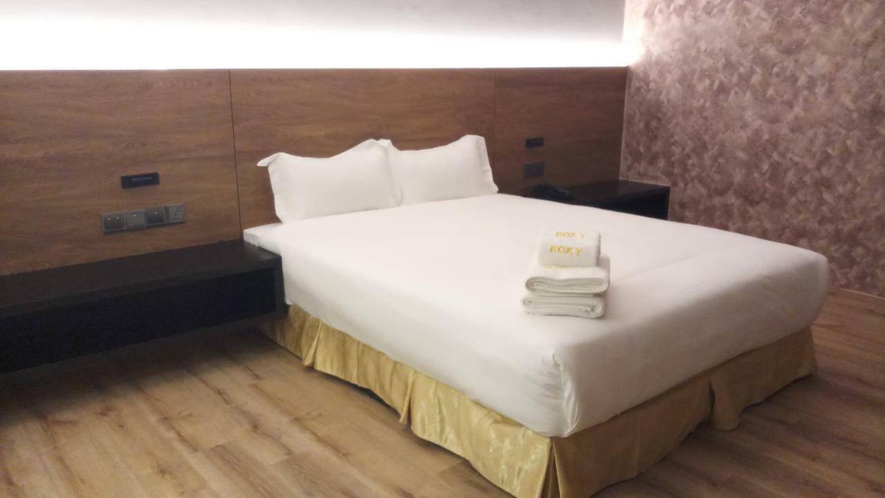 Roxy Hotel Padungan Kuching Exteriör bild
