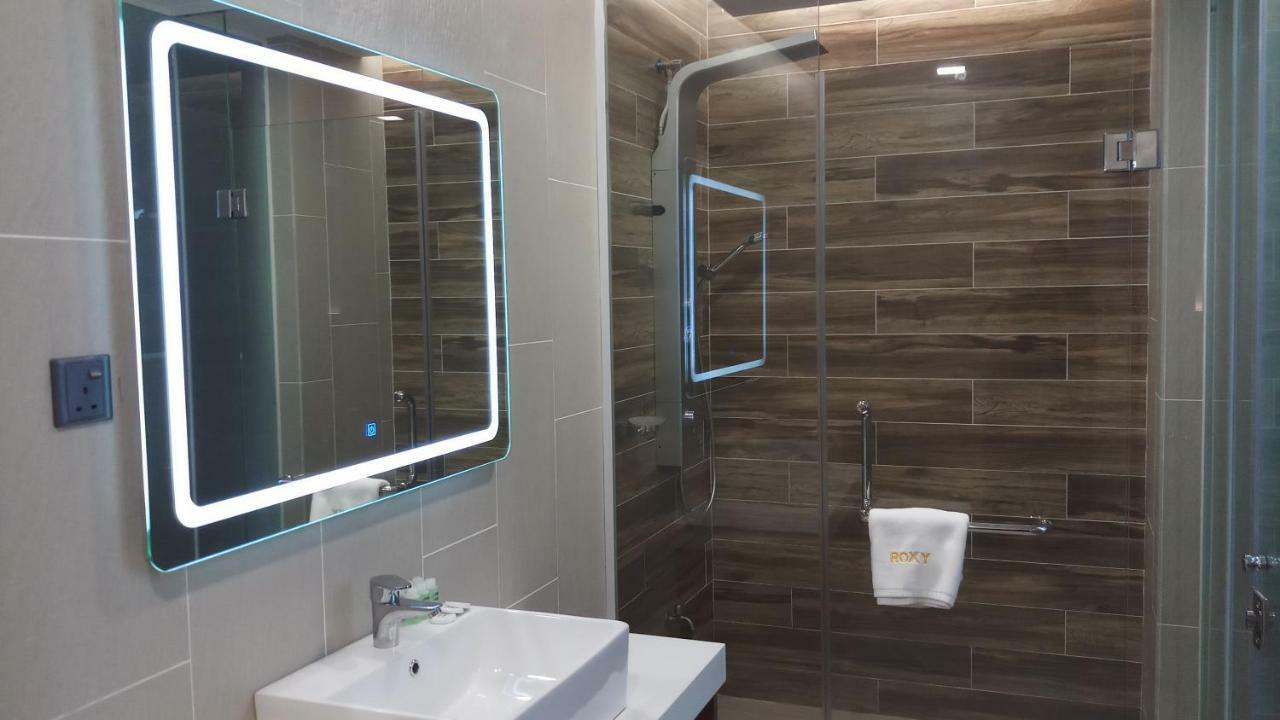 Roxy Hotel Padungan Kuching Exteriör bild