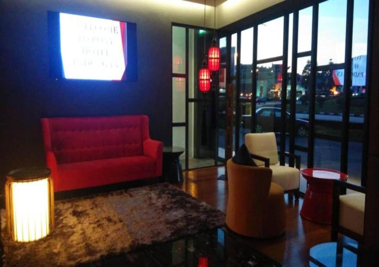 Roxy Hotel Padungan Kuching Exteriör bild